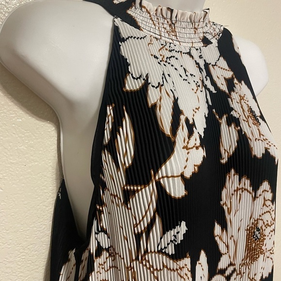 Apt 9 women’s black white floral Halter pleated elegant blouse sleeveless - Picture 9 of 11